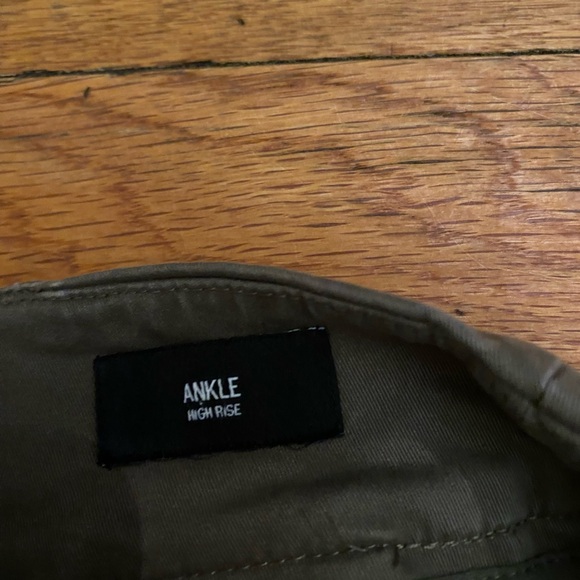 Express Green Ankle Cropped Pants - Picture 3 of 5